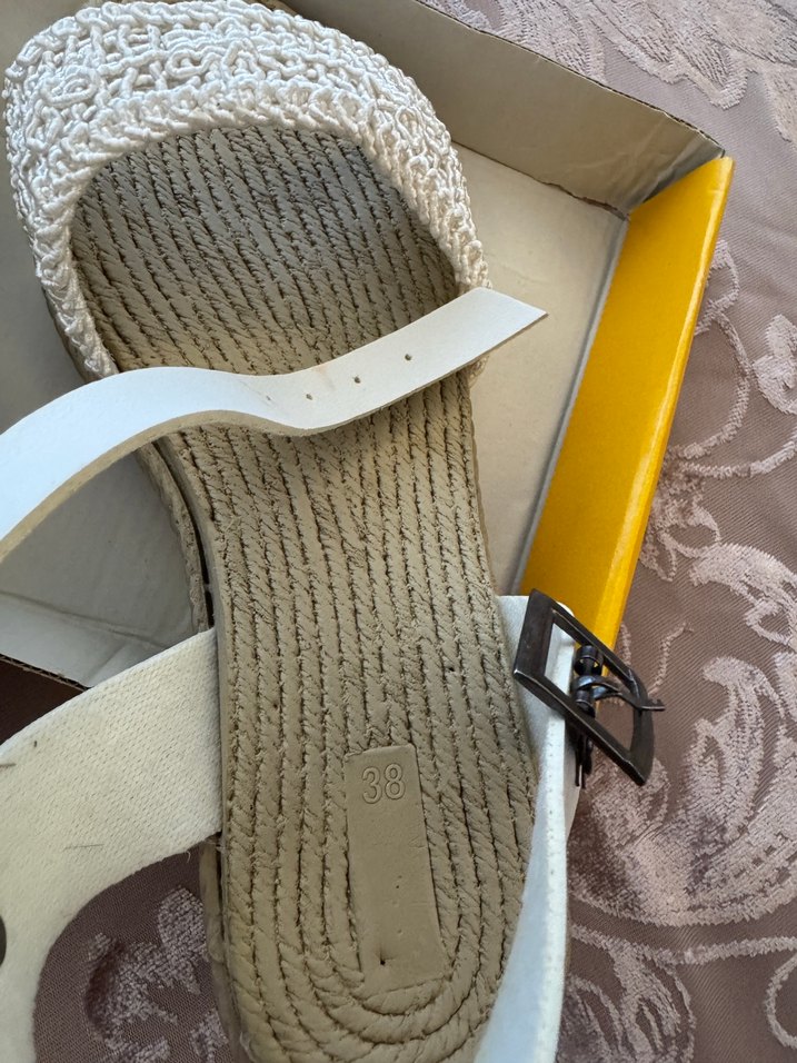 Beyaz Örgü Bantlı Kadın Sandalet - Görsel 2