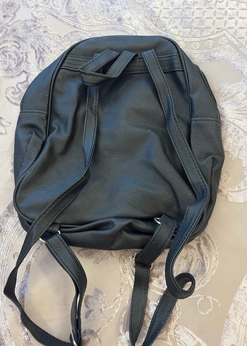 Siyah Deri Kadın Sırt Çantası - Görsel 2