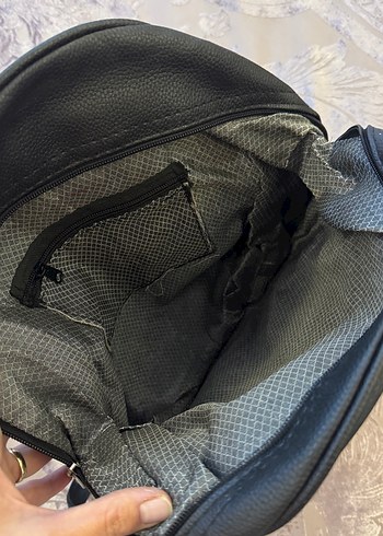 Siyah Deri Kadın Sırt Çantası - Görsel 5