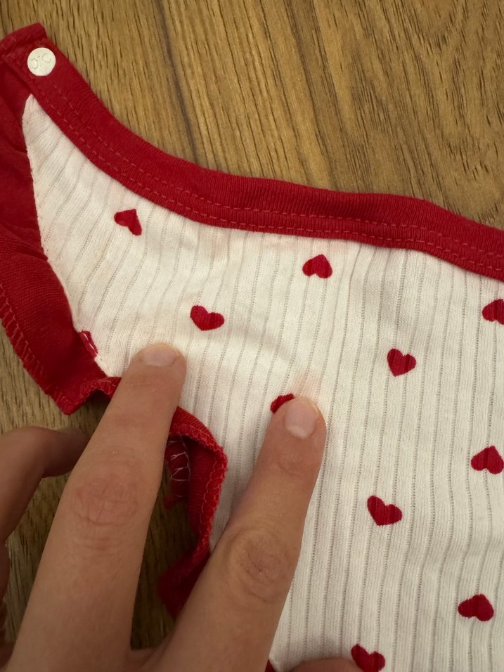 Kırmızı Kız Bebek Önlüğü - Görsel 3