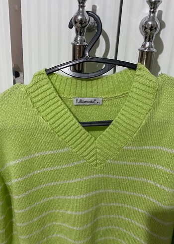 Yeşil Çizgili V Yaka Triko Kadın Kazak - Görsel 2