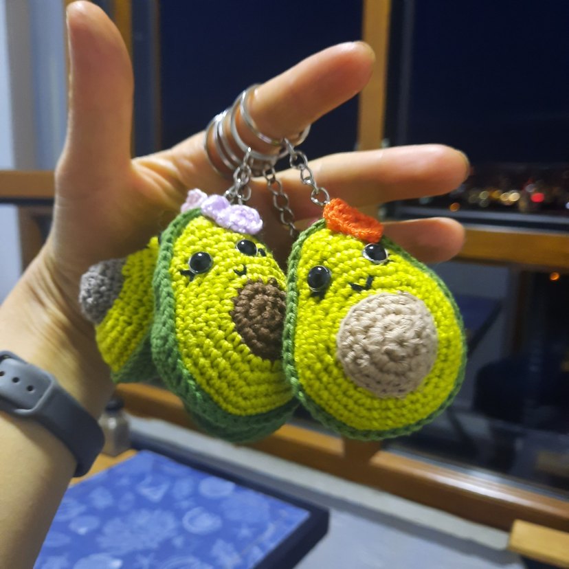 Renkli Örgü Avokado Anahtarlık - Görsel 3