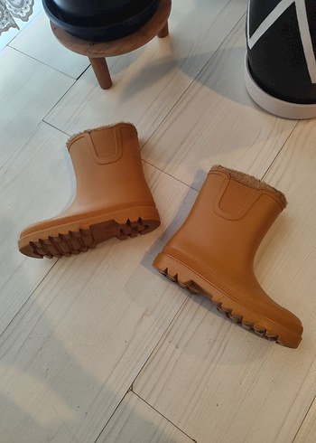28 Beden Igor İçi Peluş Taba Renk Bot Çizme