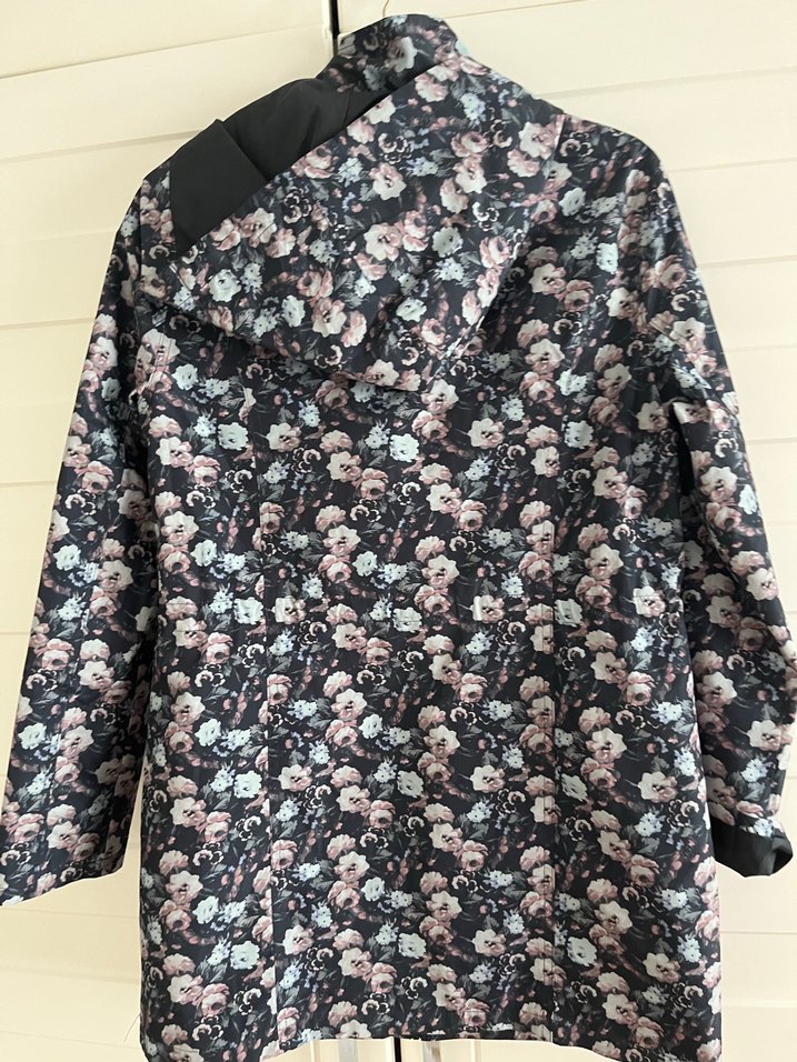 Lc Waikiki Çiçek Desenli Midi Kadın Yağmurluk - Görsel 2