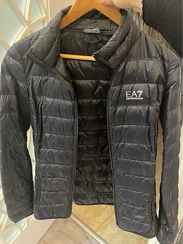 Armani mont