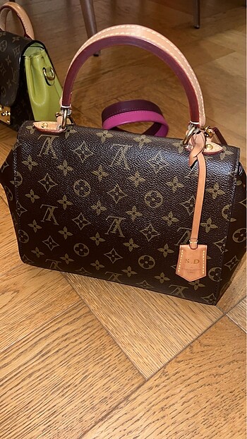 Louis Vuitton Lv çanta açıklama okuyunuz SATILDIIIIII