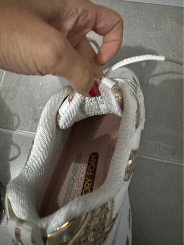 38,5 Beden Skechers ayakkabı