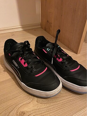 PUMA SNEAKER