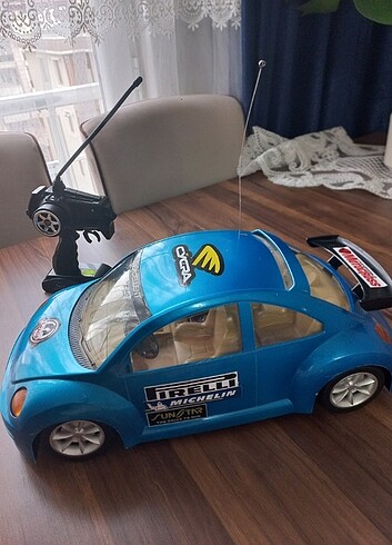 Büyük (35cm) New Bettle Kumandalı Araba