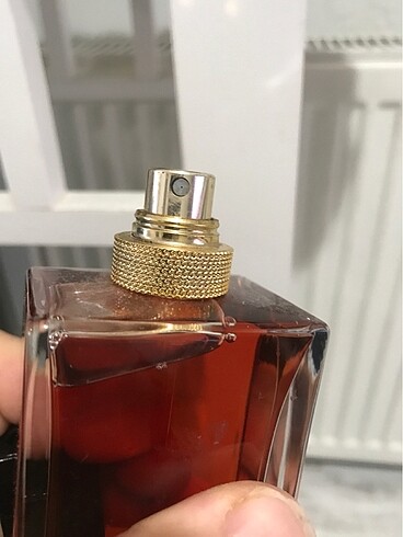 Yves Saint Laurent 90 ml orjinal iade garantilidir