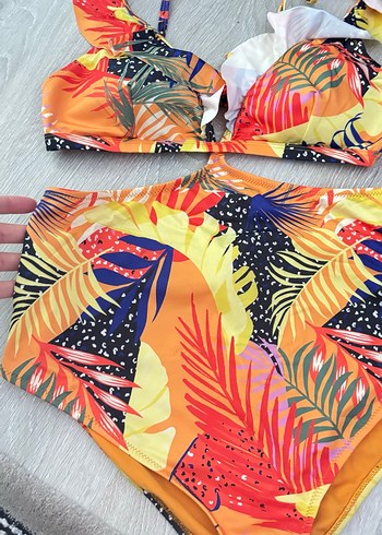 Renkli Desenli Fırfırlı Mini Bikini - Görsel 2