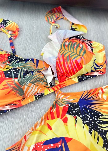 Renkli Desenli Fırfırlı Mini Bikini - Görsel 4