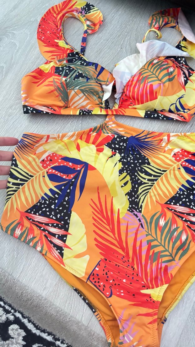 Renkli Desenli Fırfırlı Mini Bikini - Görsel 2