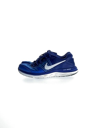 Nike Spor Ayakkabı %70 İndirimli.