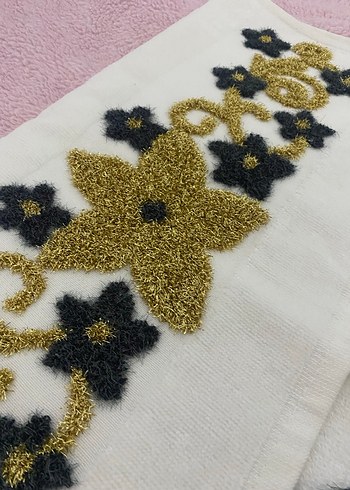 İşlemeli Beyaz Bohem Havlu - Görsel 2