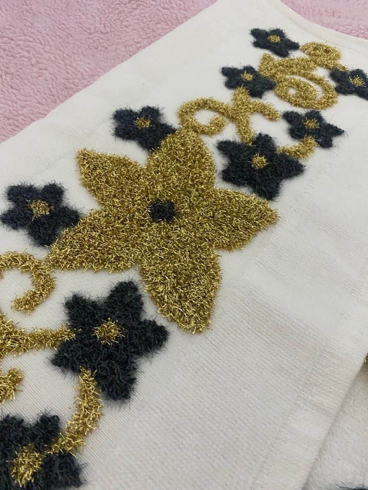 İşlemeli Beyaz Bohem Havlu - Görsel 2