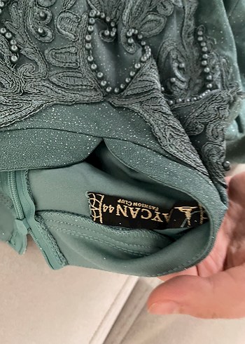 Yeşil İşlemeli Uzun Kollu Abiye Elbise - Görsel 5