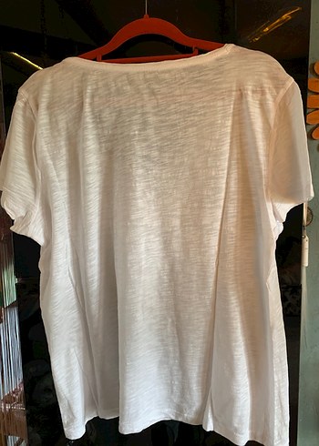 Kadın Beyaz V Yaka Keten Tişört - Görsel 3