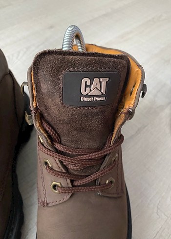CAT Kahverengi Deri Kadın Bot - Görsel 4