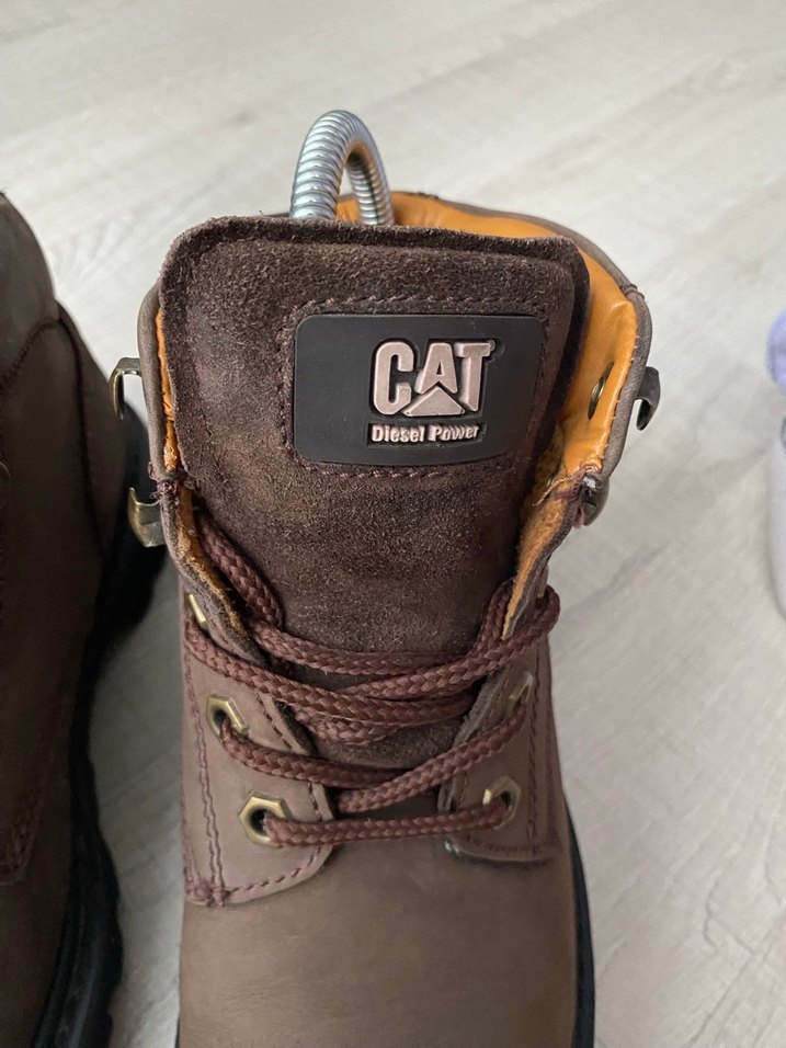 CAT Kahverengi Deri Kadın Bot - Görsel 4