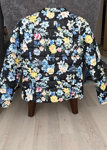 Çiçek Desenli Kısa Kadın Mont - Görsel 2