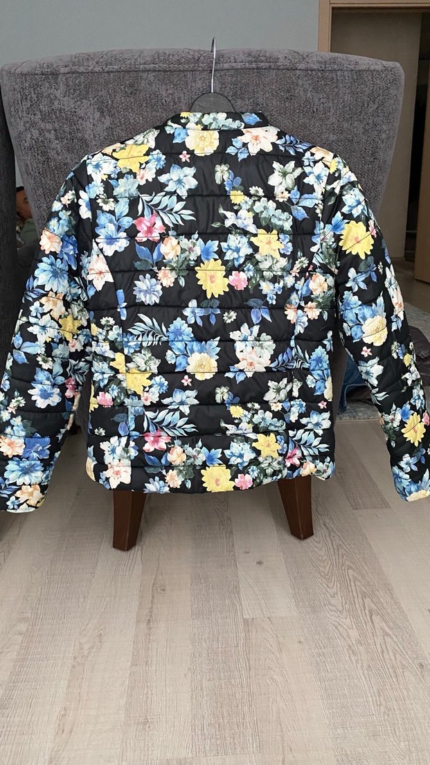 Çiçek Desenli Kısa Kadın Mont - Görsel 2