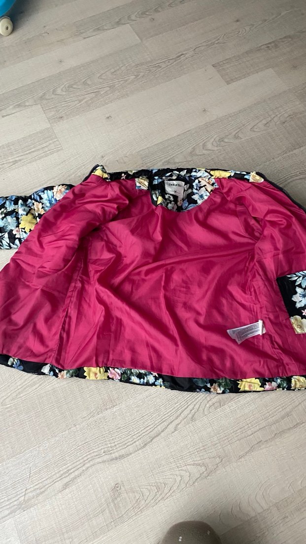 Çiçek Desenli Kısa Kadın Mont - Görsel 3