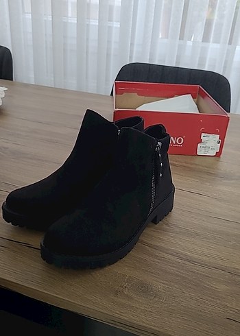 Siyah Süet Tokalı Kadın Bot - Görsel 10