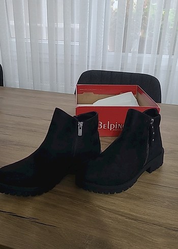 Siyah Süet Tokalı Kadın Bot - Görsel 2