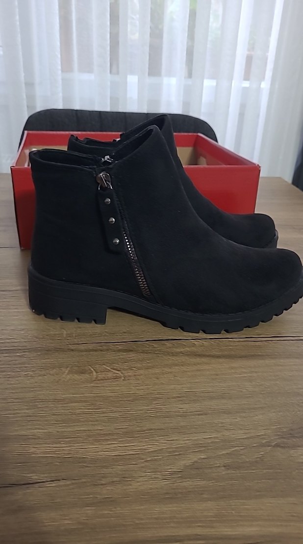 Siyah Süet Tokalı Kadın Bot - Görsel 4