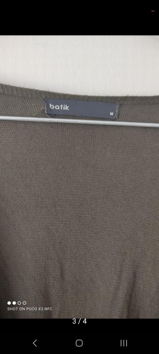 Batik M beden Drapeli V Yakalı Hırka - Görsel 3