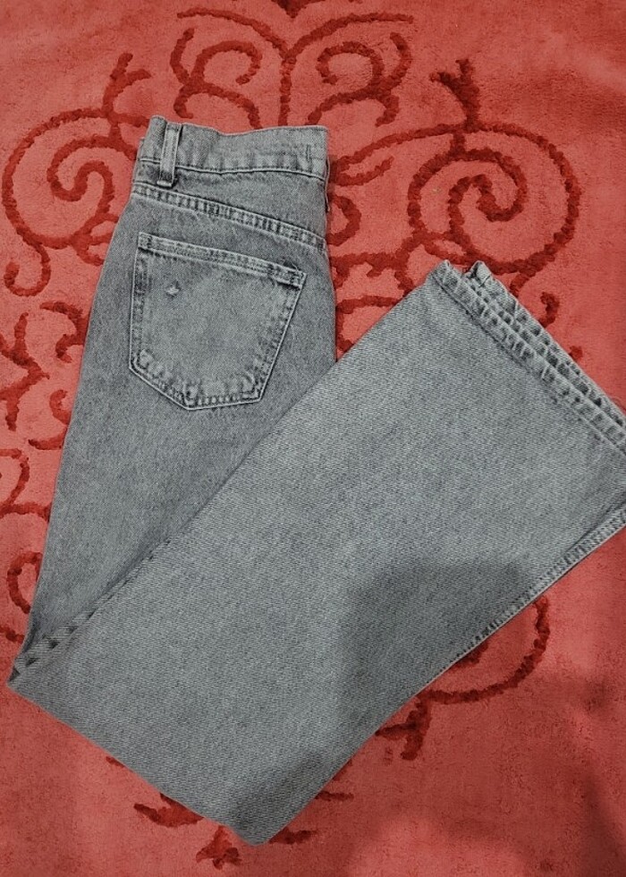 Gri renk bol kesim yüksek bel,yırtık kot - Görsel 2