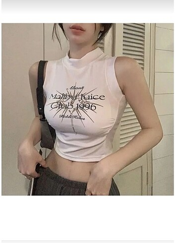 Beyaz kolsuz crop
