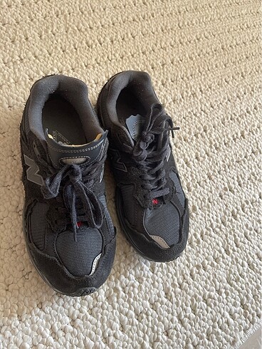 New Balance Bir kez giyildi