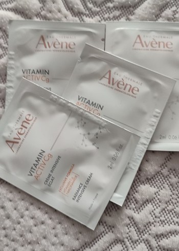Avène Vitamin Cg Yoğun Nemlendirici Krem 2ml - Görsel 2
