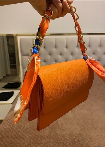 Turuncu Yılan Baskılı Zincir Detaylı Deri Çanta - Görsel 4