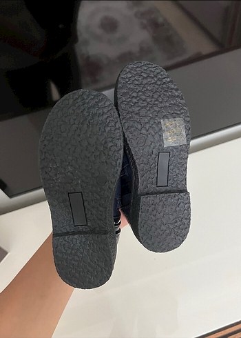 4moms Kız Çocuk Füme Renk Tokalı Bot