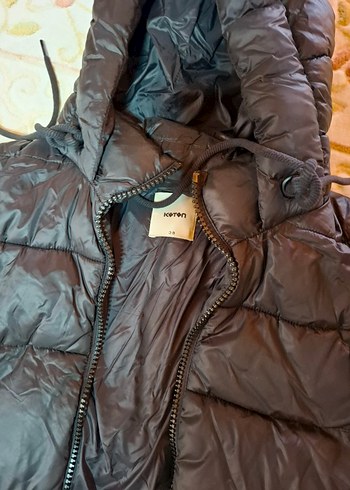 koton Siyah Kapüşonlu Uzun Kadın Kışlık Mont - Görsel 3