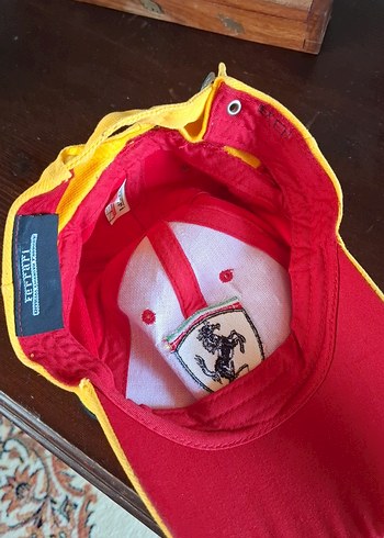 Kırmızı Ferrari Logolu Erkek Şapka - Görsel 3