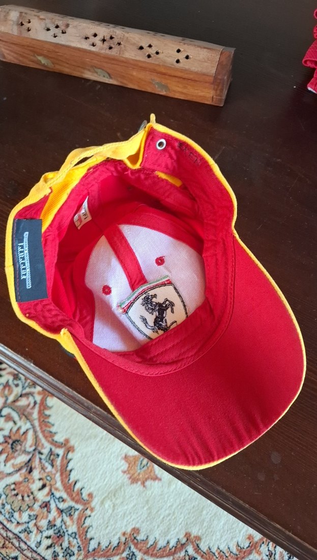 Kırmızı Ferrari Logolu Erkek Şapka - Görsel 4