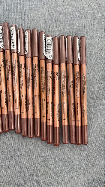  Beden Renk Make Up Forever 600 Numara Dudak Kalemi