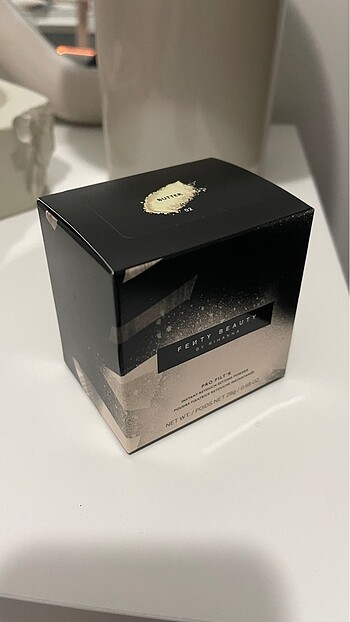 Fenty Beauty Butter Transparan Pudra