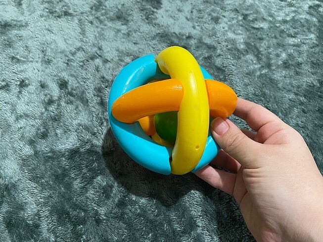 Çıngıraklı top