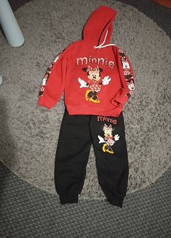 Minnie Mouse Eşofman Takımı 4 yaş