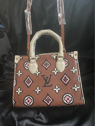  Beden kahverengi Renk Louis Vuitton özel seri çanta