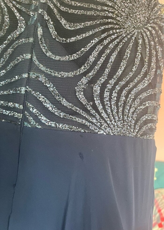 Uzun lacivert taslı abiye - Görsel 3