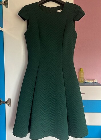 Yesil elbise - Görsel 2