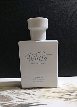 Defacto White For Woman 50 Ml Kadın Parfümü Defacto Parfüm %20 İndirimli -  Gardrops