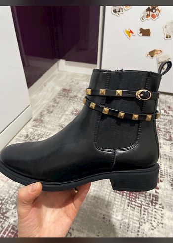 Parlak Siyah Deri Kadın Botu