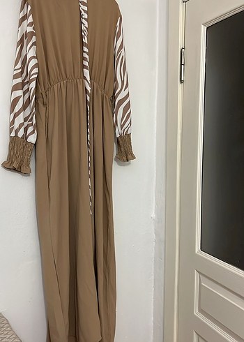 Bej Zebra Desenli Pilili Uzun Elbise
